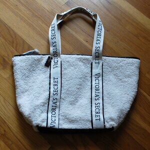 Victoria's Secret Cozy Plush Sherpa Large Winter White Tote Bag 2023 Logo NWT